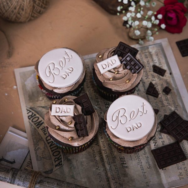Dad's Choco Treat Box ( 4 cupcakes )